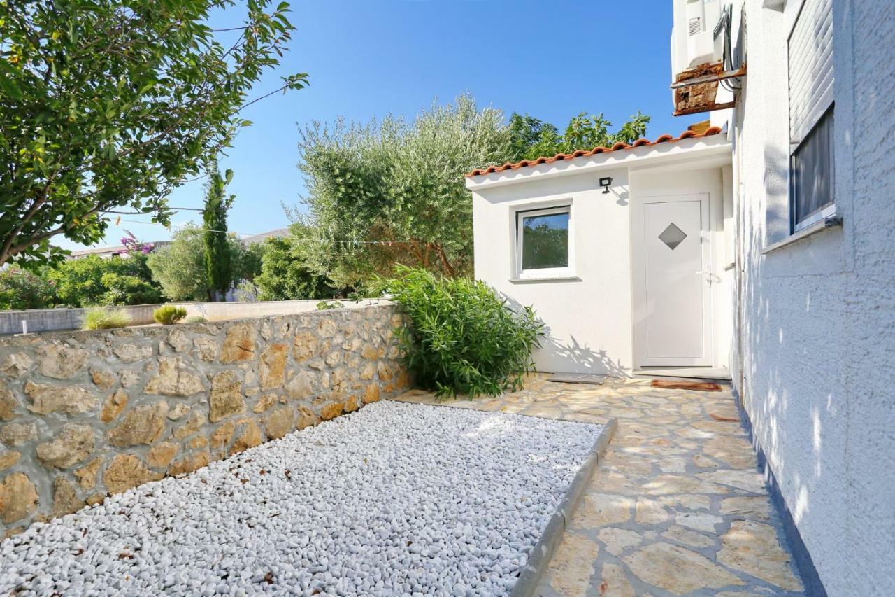 Villa Neyla Vir Esterno foto